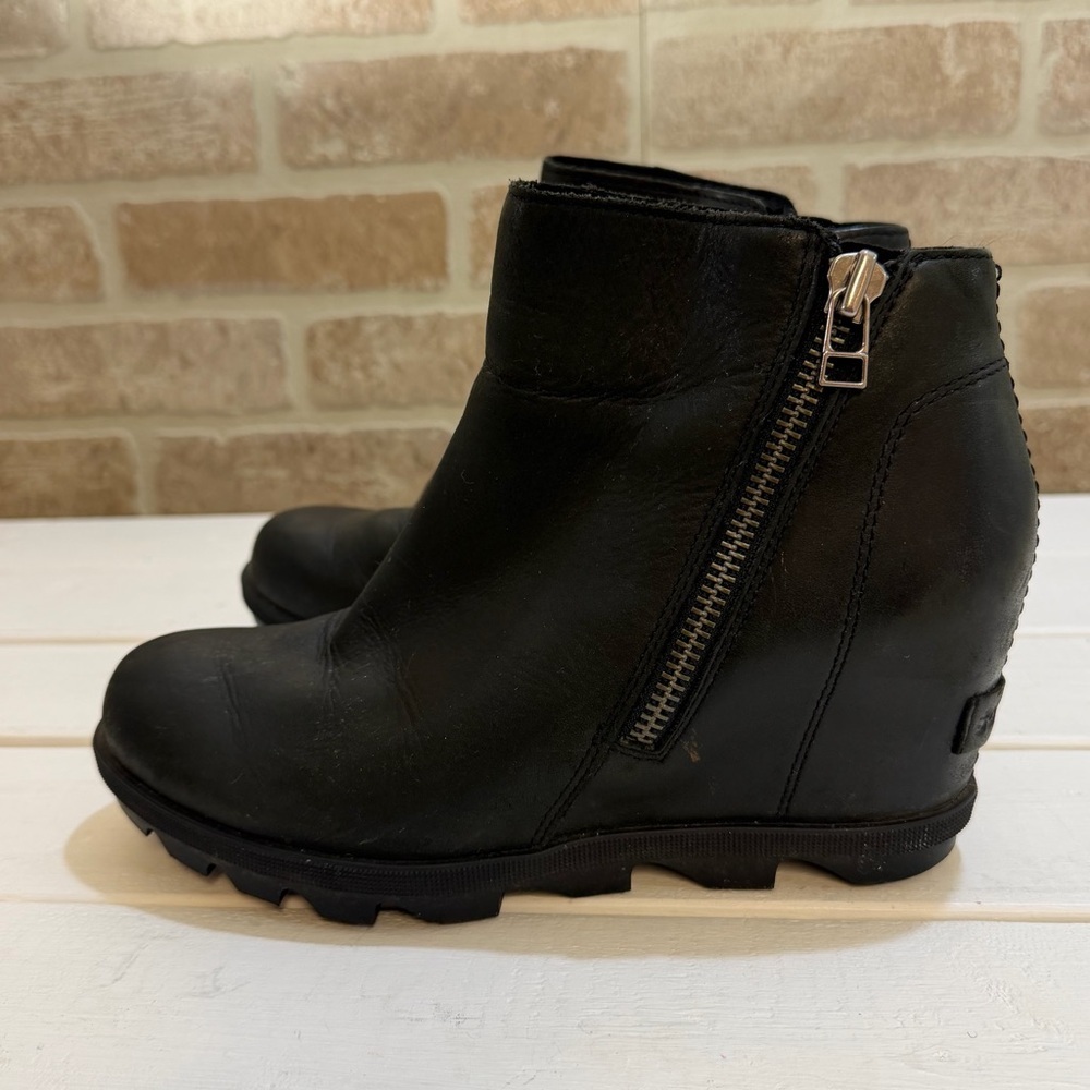 Sorel Women's Joan of Arctic Wedge II Zip Bootie Black Waterproof Leather Sz 7.5 - Picture 4 of 11